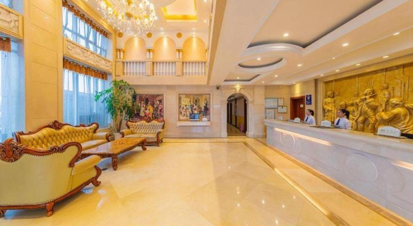 Yichang Vienna Hotel Wanda Branch Экстерьер фото