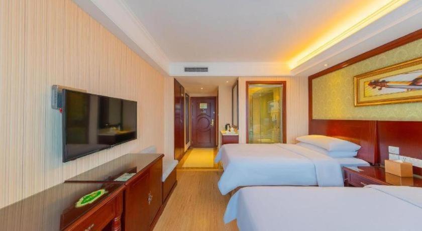 Yichang Vienna Hotel Wanda Branch Экстерьер фото