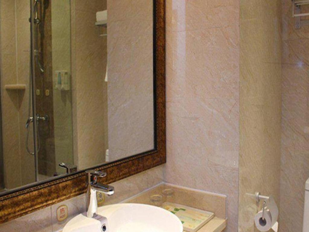 Yichang Vienna Hotel Wanda Branch Экстерьер фото